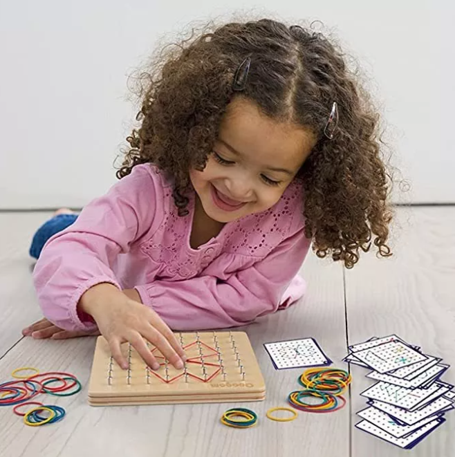 MONTESSORI TABLERO GEOMETRICO NIÑOS